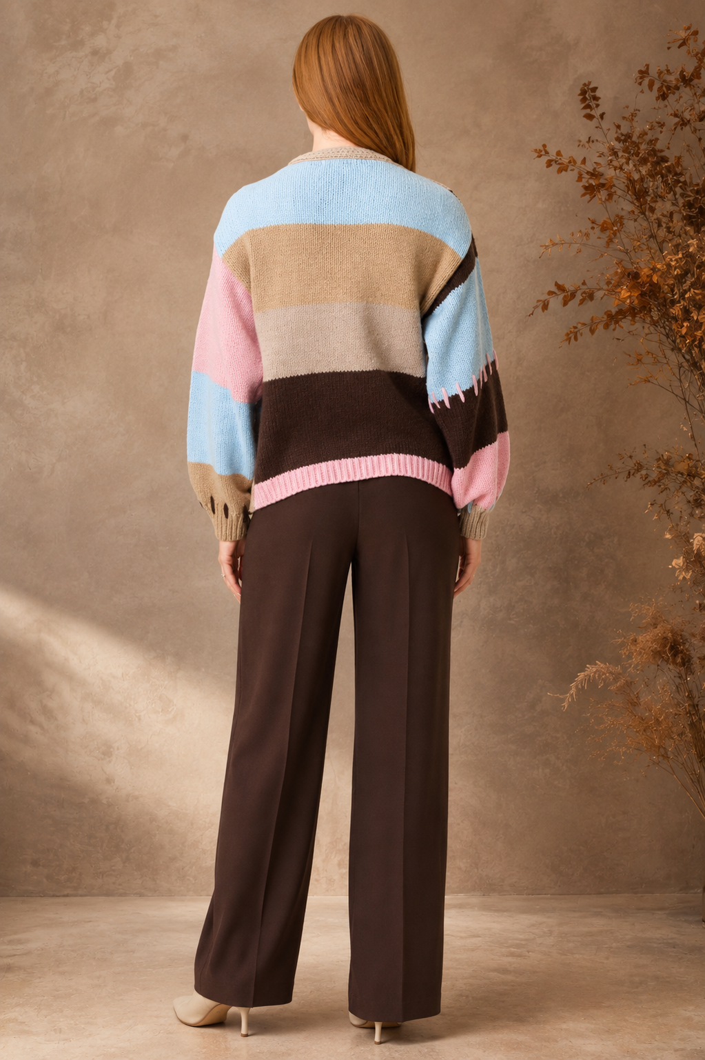 Back view of women's colour block chunky knit cardigan – Nami Eloria