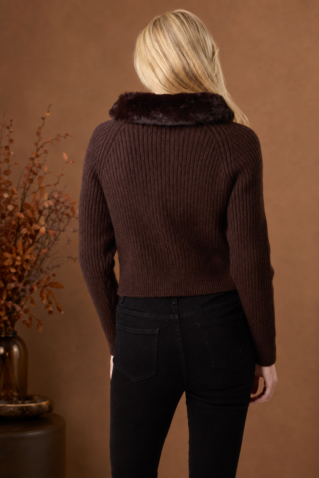 Faux Fur Collar Zip-Up Ribbed Cropped Cardigan
