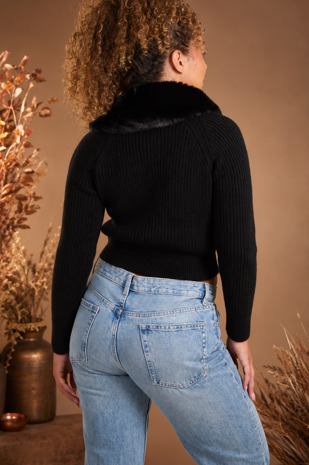 Faux Fur Collar Zip-Up Ribbed Cropped Cardigan